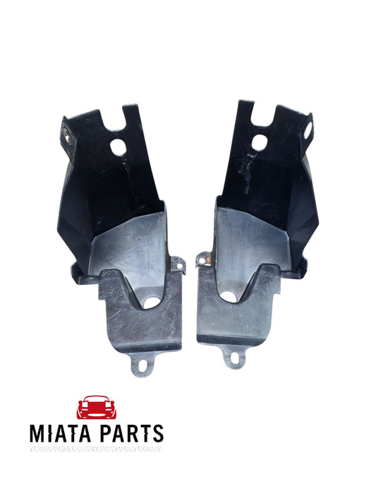 MX5 NA Softtop Plastic Drain Hole Surround Ends (Used)